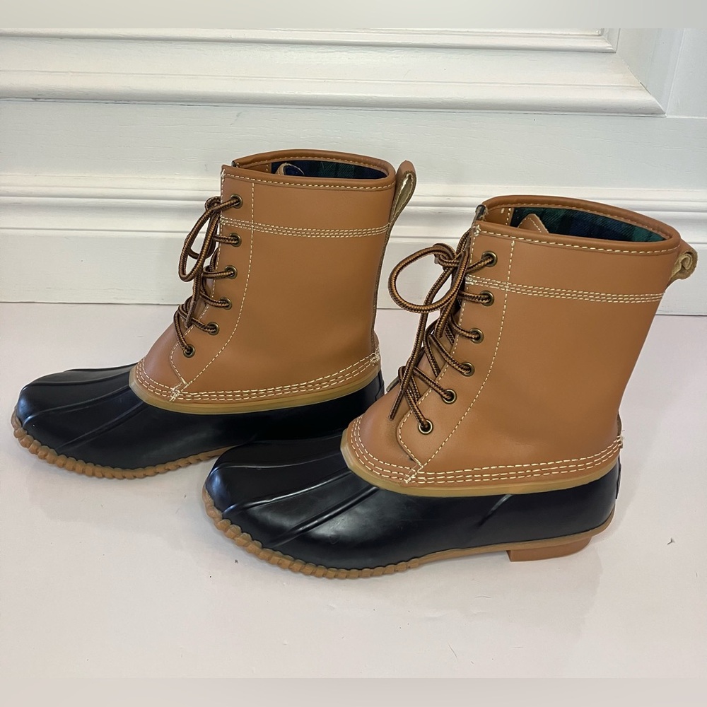 Lands’ End Women’s Size 7 Duck Boots Black Tan Flannel Lined - Picture 3 of 13